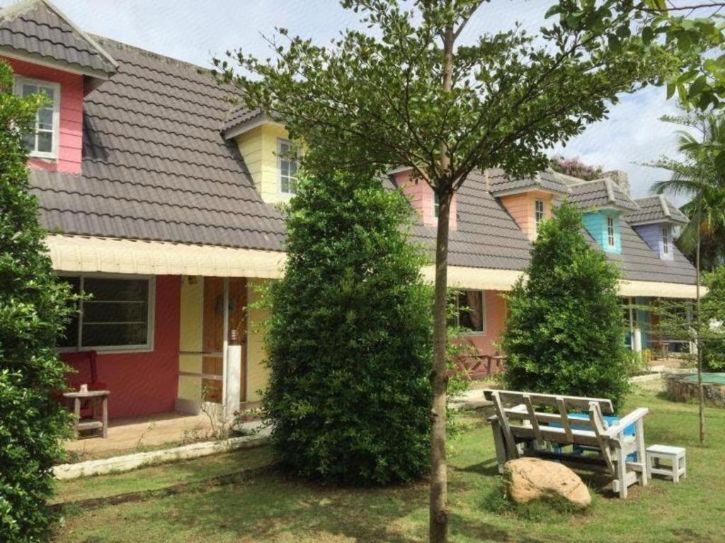 Charisma Resort Suan Phueng Exterior photo