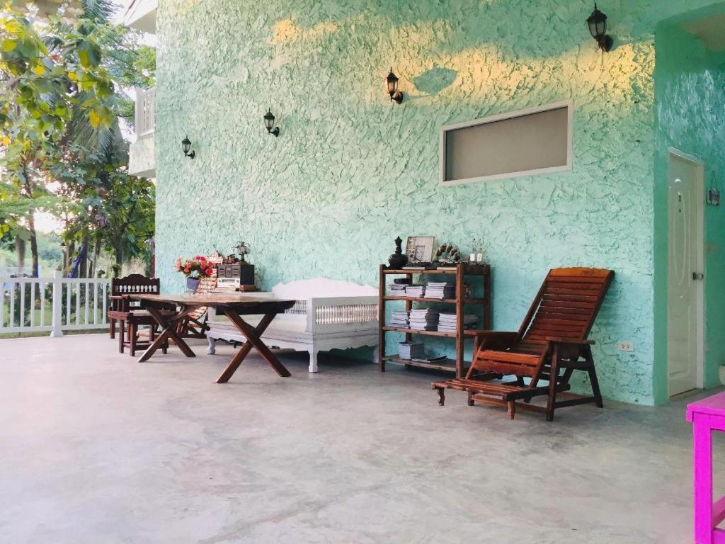 Charisma Resort Suan Phueng Exterior photo