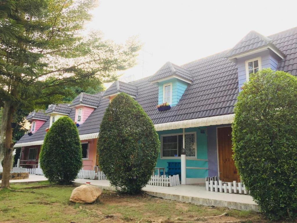 Charisma Resort Suan Phueng Exterior photo