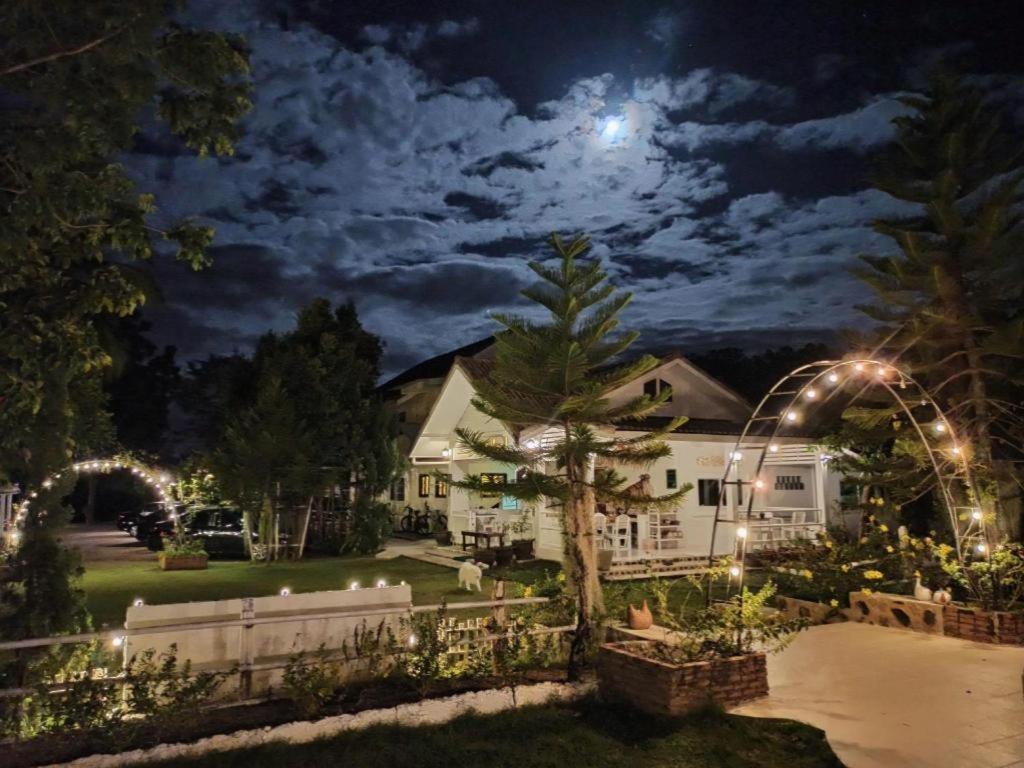 Charisma Resort Suan Phueng Exterior photo