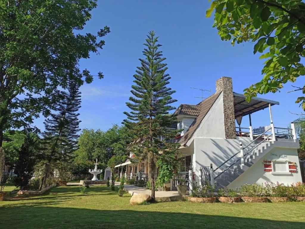Charisma Resort Suan Phueng Exterior photo
