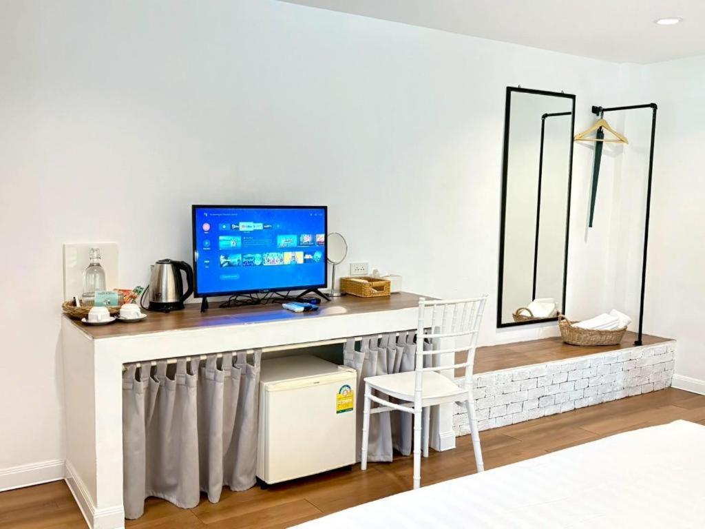 Charisma Resort Suan Phueng Exterior photo