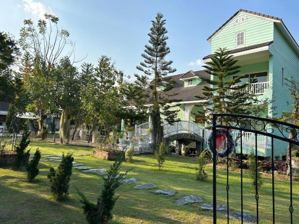 Charisma Resort Suan Phueng Exterior photo